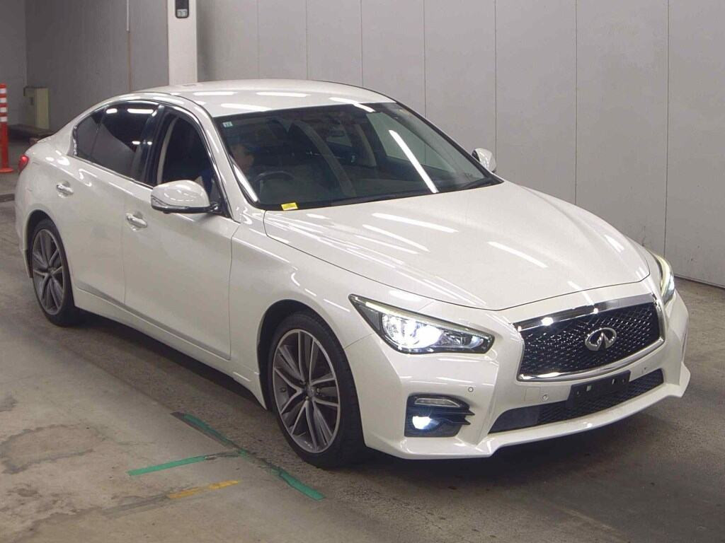 Nissan Skyline 2017 z aukcji japońskiej
