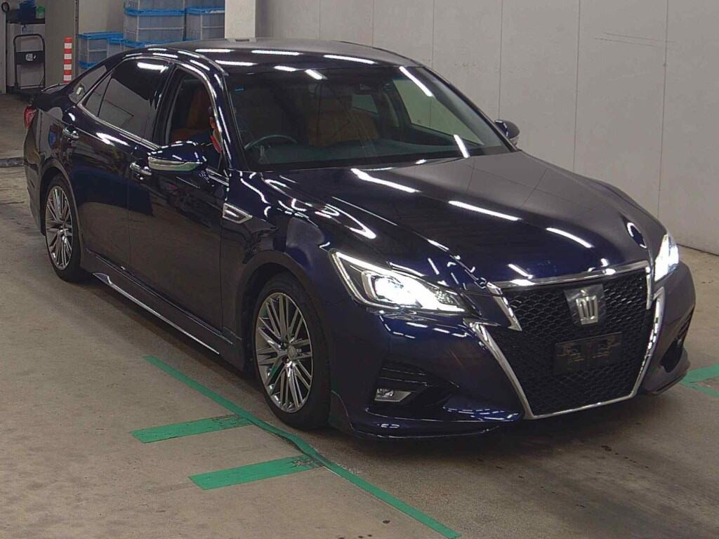 Toyota Crown 2017 z aukcji japońskiej