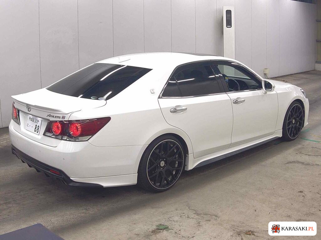 Toyota Crown 2016 z aukcji japońskiej