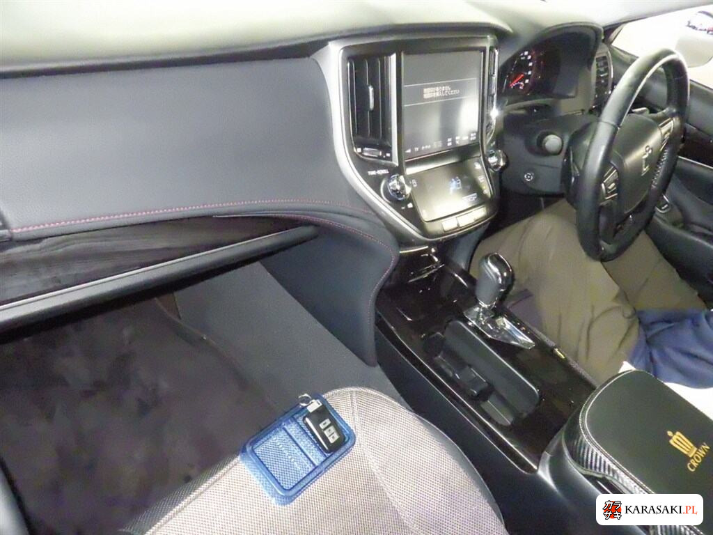 Toyota Crown 2016 z aukcji japońskiej