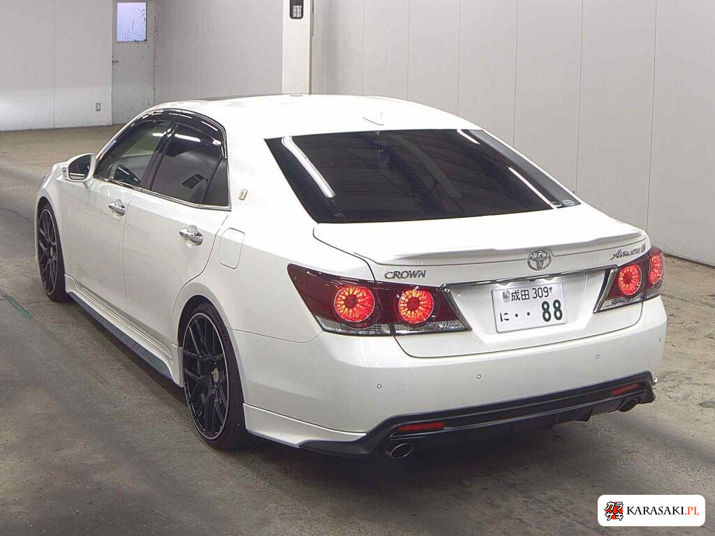 Toyota Crown 2016 z aukcji japońskiej