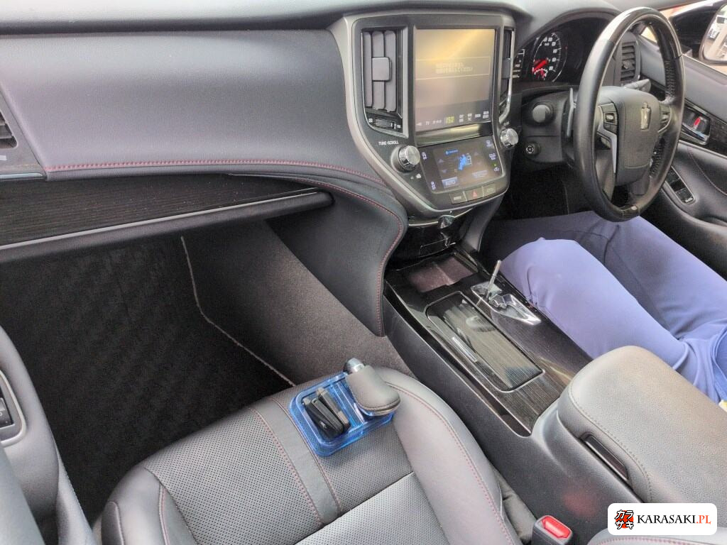 2018 Toyota Crown 4D Athlete S-T J-Frontier Limited 5