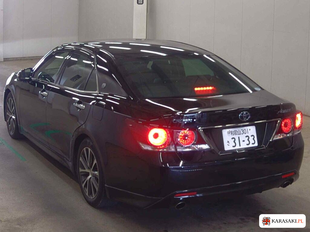 2018 Toyota Crown 4D Athlete S-T J-Frontier Limited 2