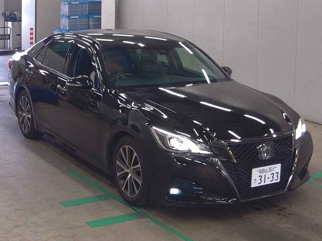 Toyota Crown 2018 z aukcji japońskiej