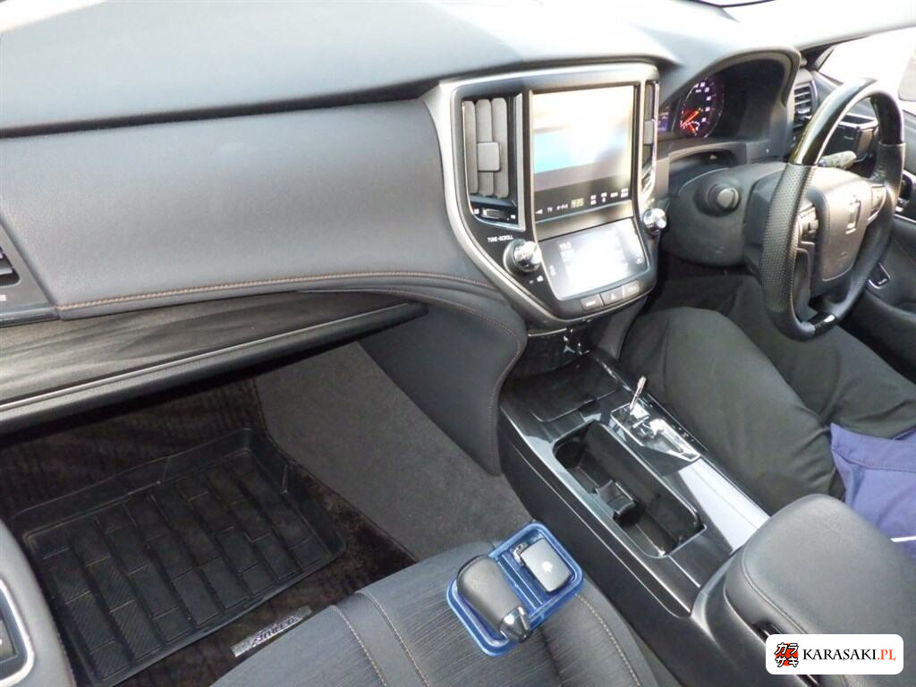 2014 Toyota Crown 4D Athlete S 5