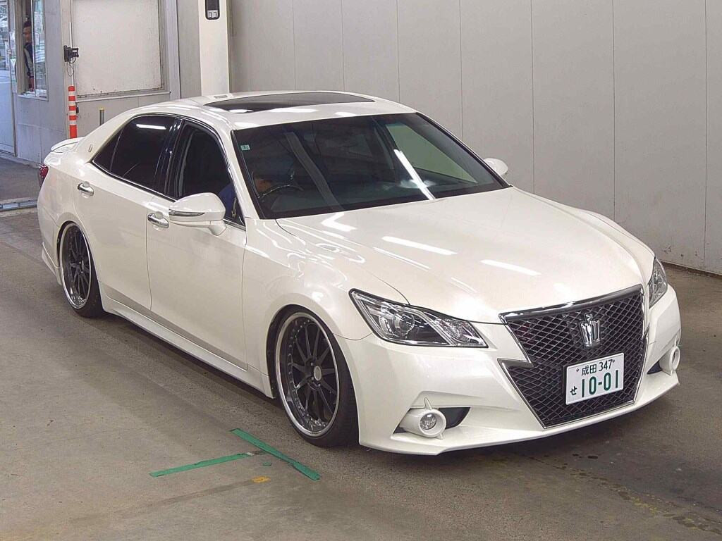 Toyota Crown 2014 z aukcji japońskiej