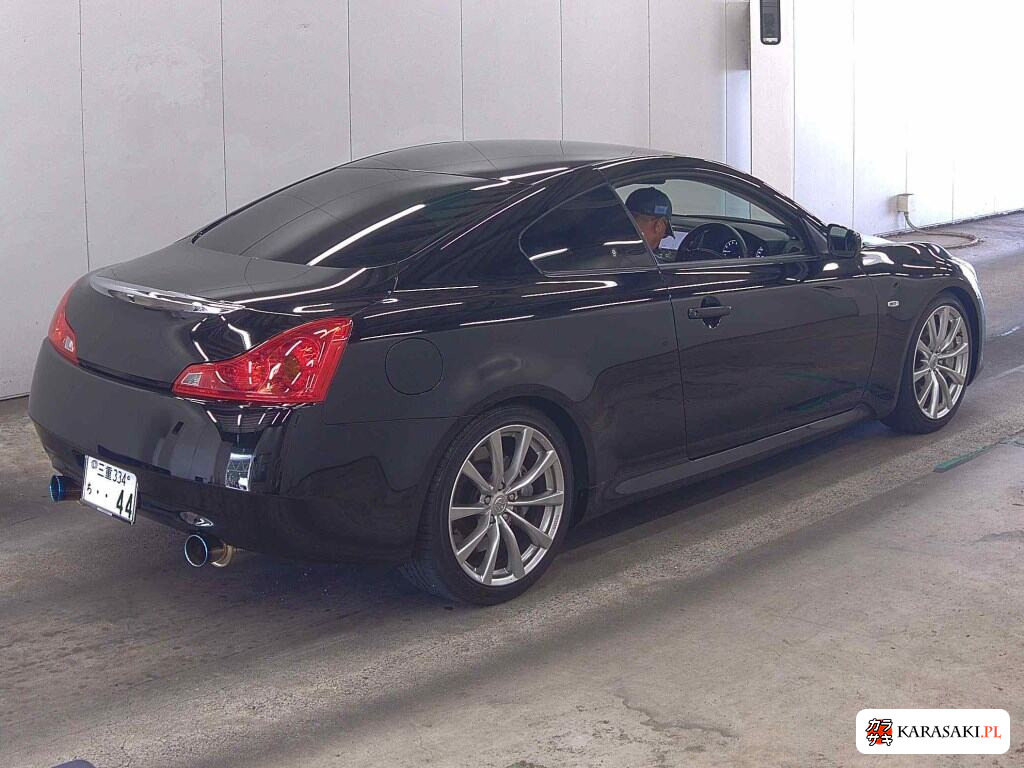 Nissan Skyline 2010 z aukcji japońskiej