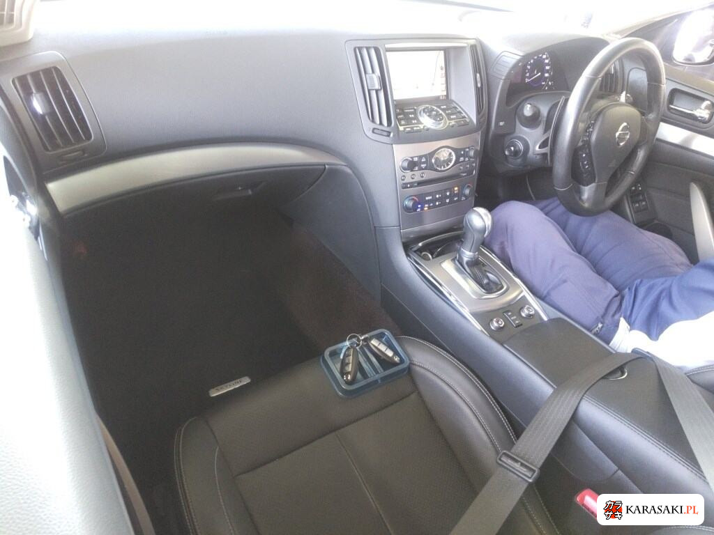 Nissan Skyline 2010 z aukcji japońskiej