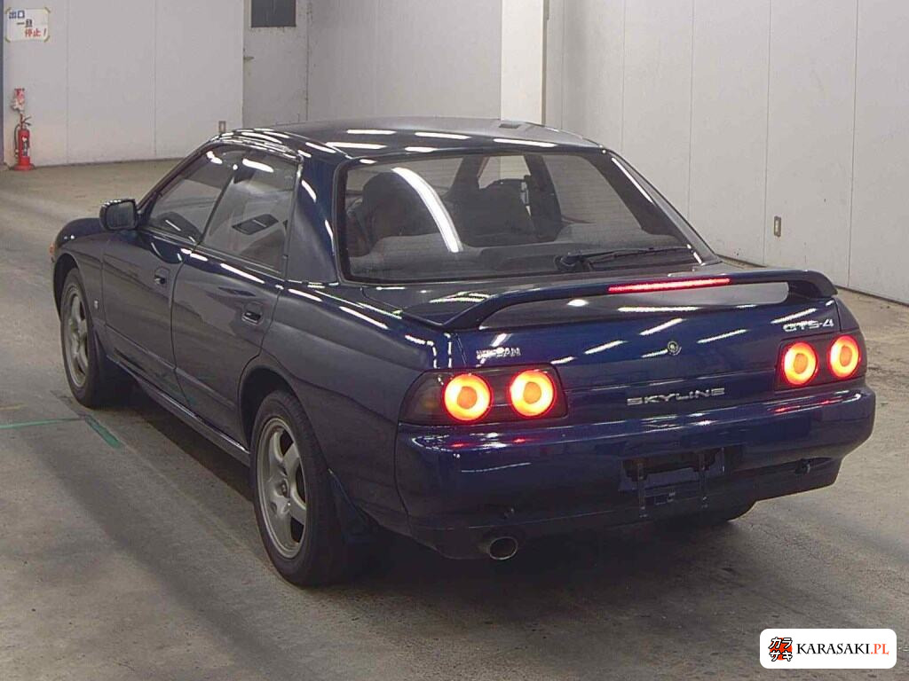 1989 Nissan Skyline 4D 4WD GTS-4 2
