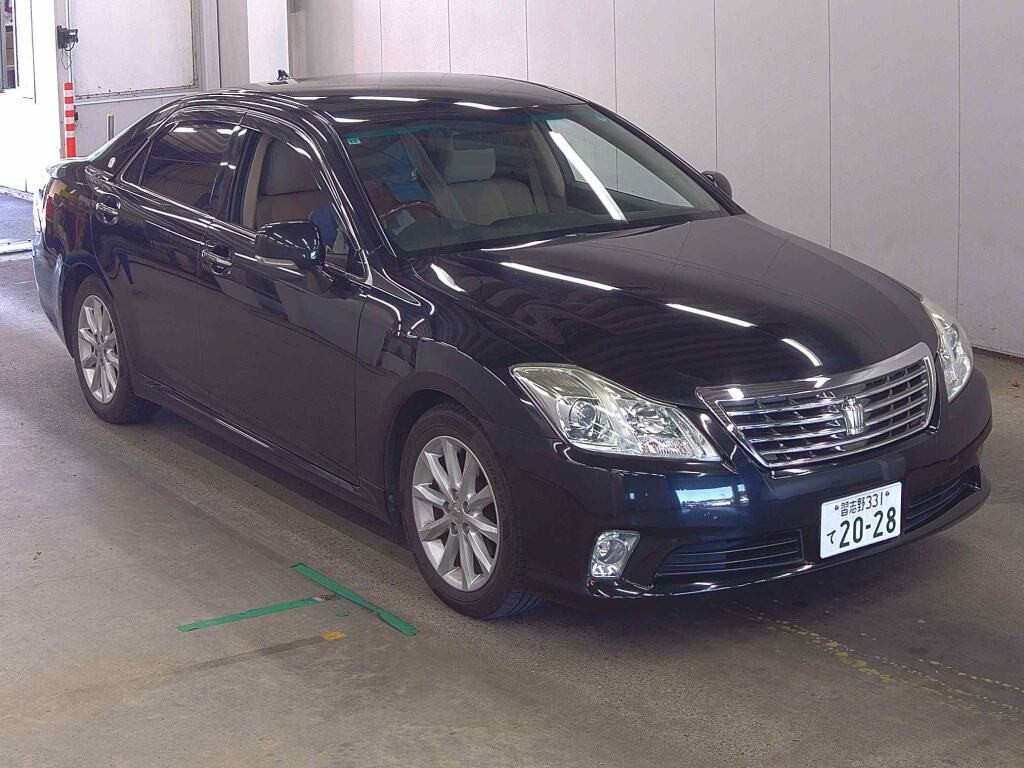 Toyota Crown 2011 z aukcji japońskiej