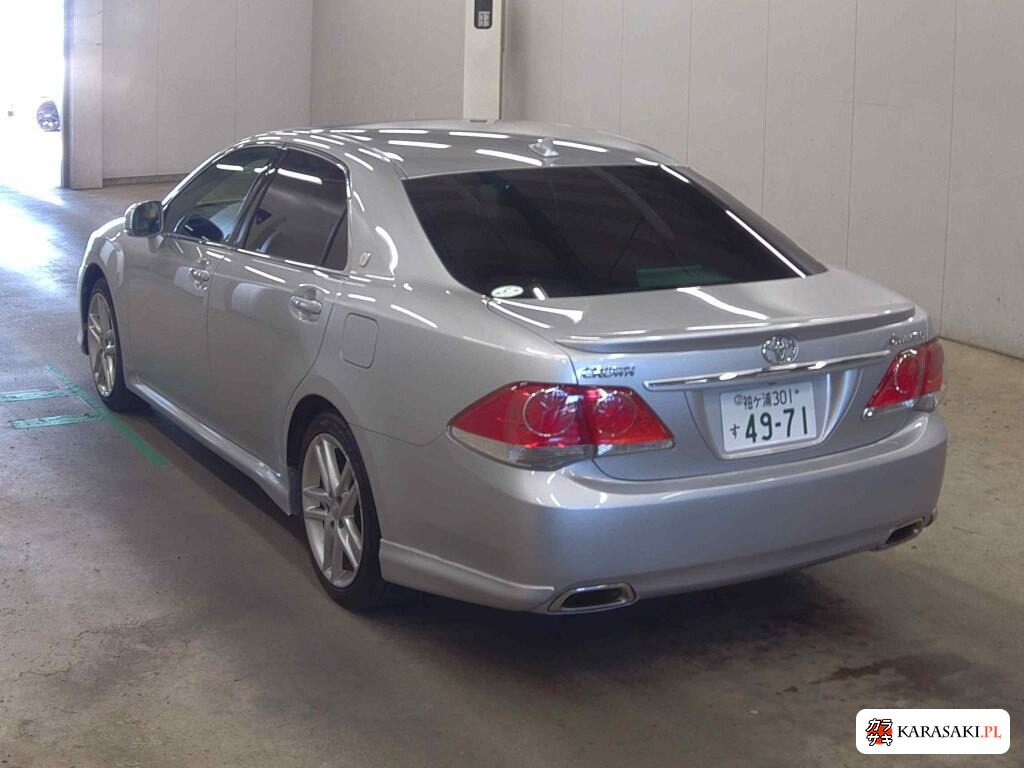 2010 Toyota Crown 4D Athlete 2