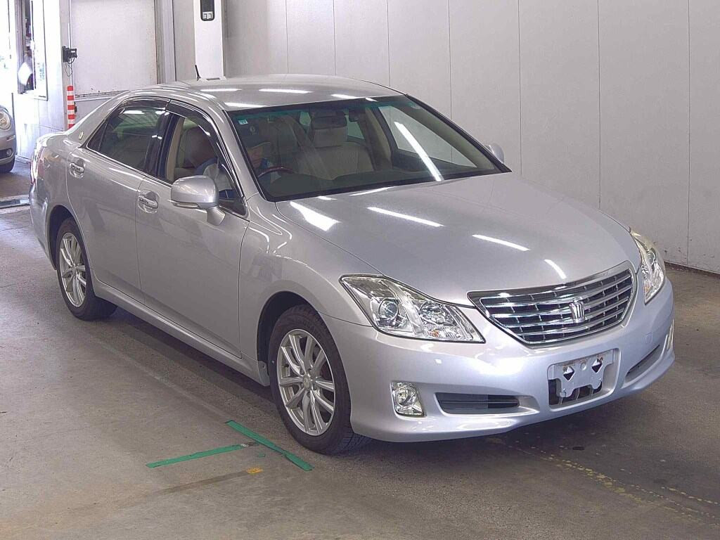 Toyota Crown 2009 z aukcji japońskiej