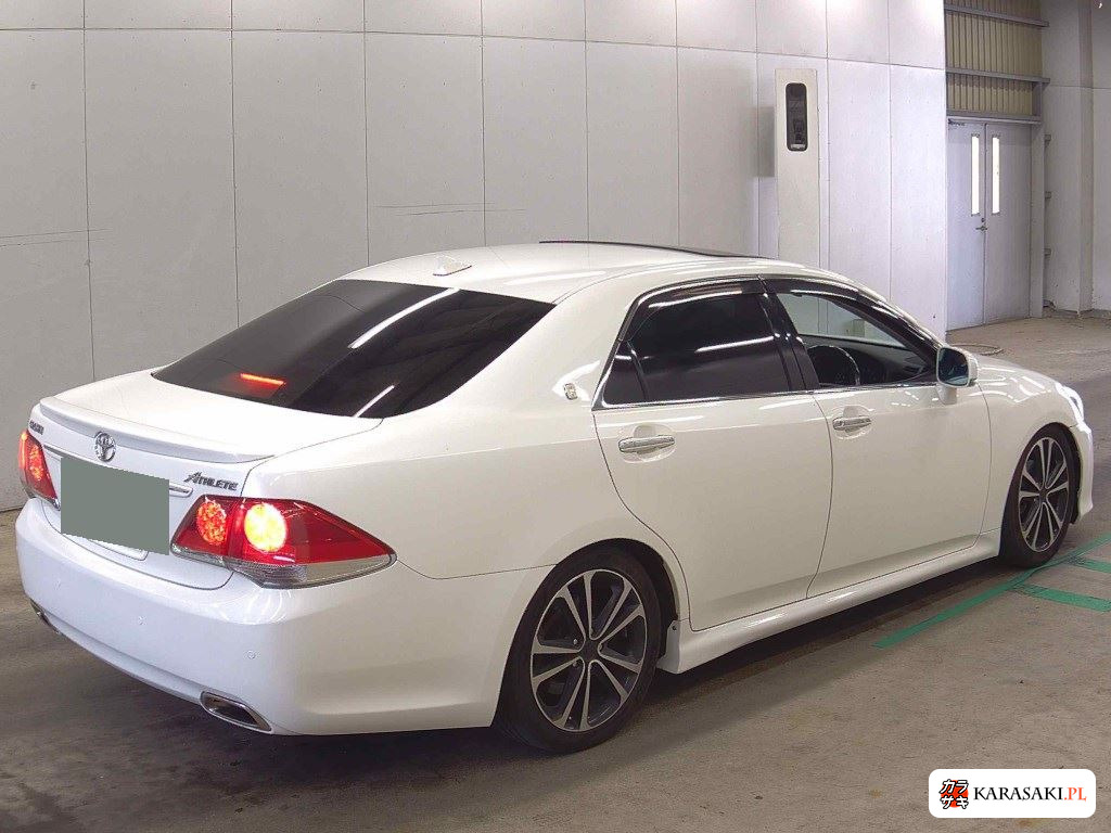 2012 Toyota Crown 4D 4
