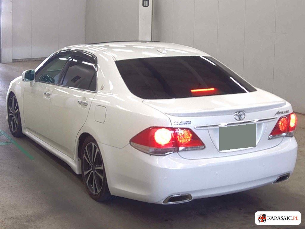2012 Toyota Crown 4D 2