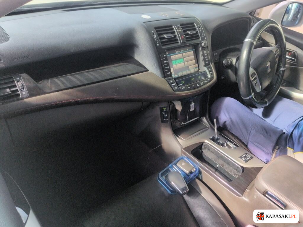 2012 Toyota Crown 4D 5