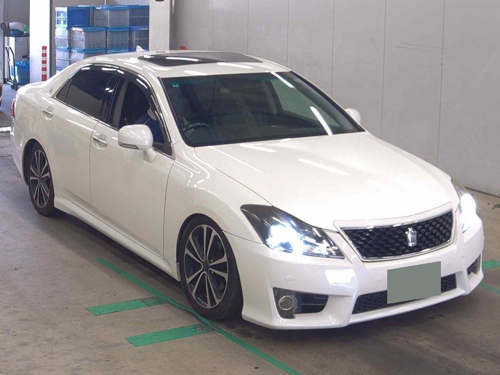 Toyota Crown 2012 z aukcji japońskiej