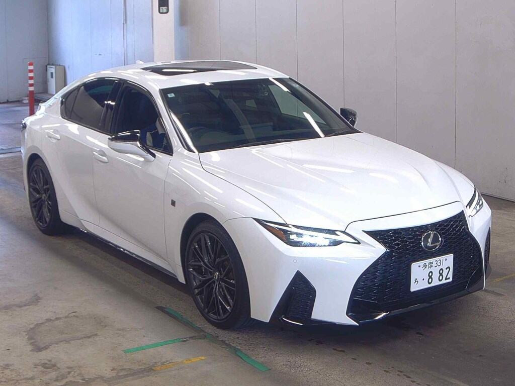 Lexus Is 2024 z aukcji japońskiej