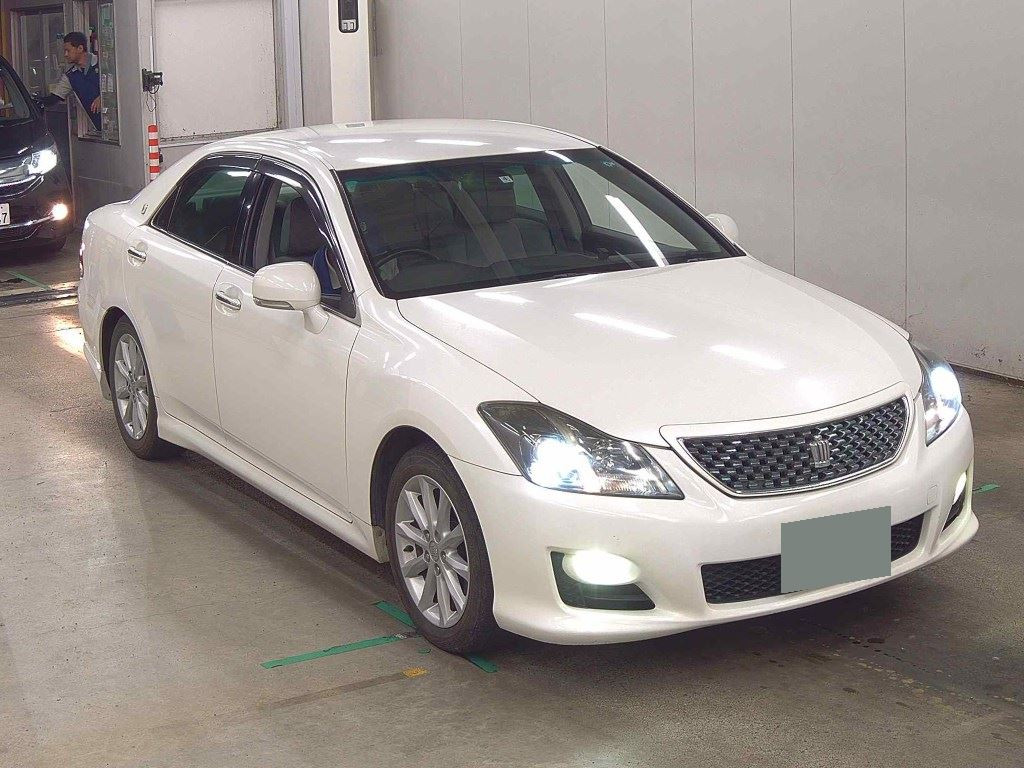 Toyota Crown 2008 z aukcji japońskiej