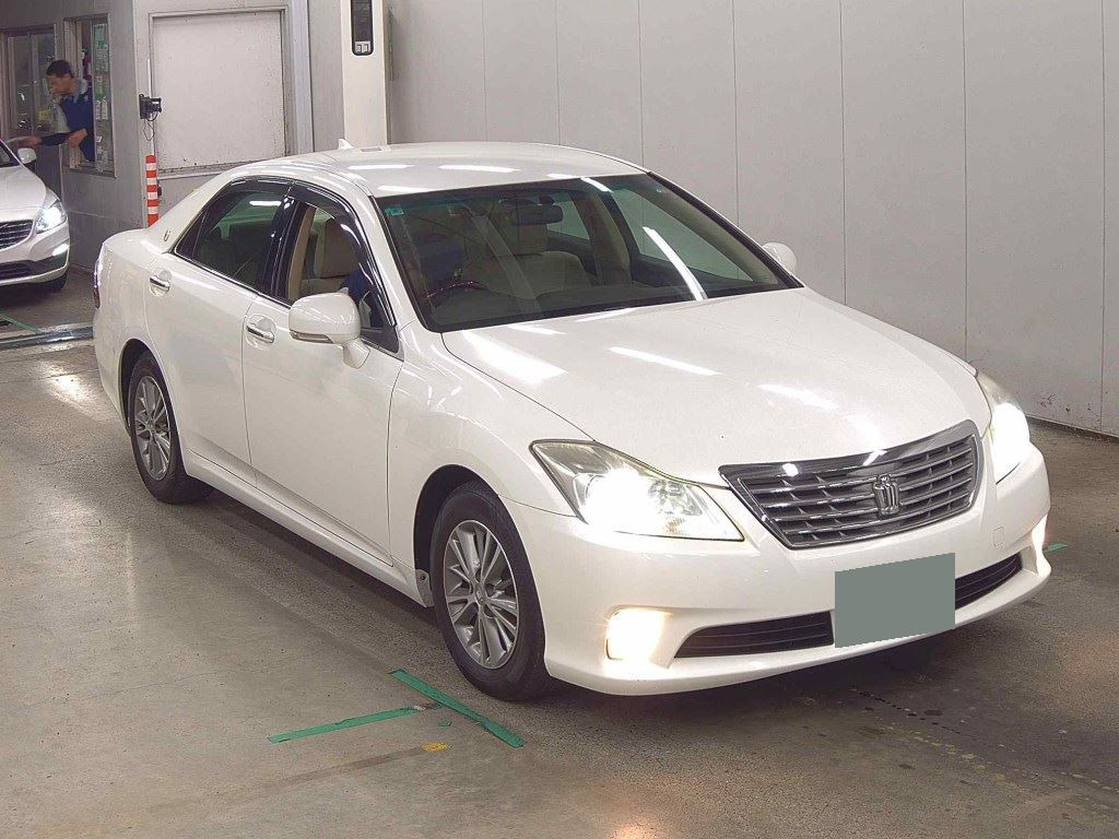 Toyota Crown 2010 z aukcji japońskiej