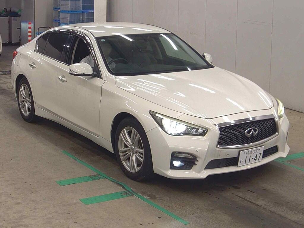 Nissan Skyline 2015 z aukcji japońskiej