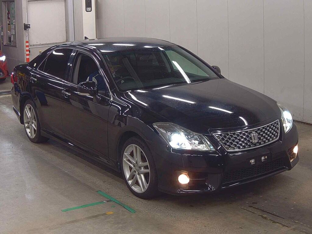 Toyota Crown 2010 z aukcji japońskiej