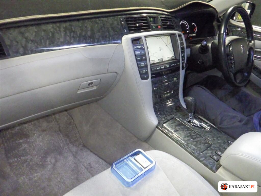 2005 Toyota Crown 4D Royal Saloon G 5