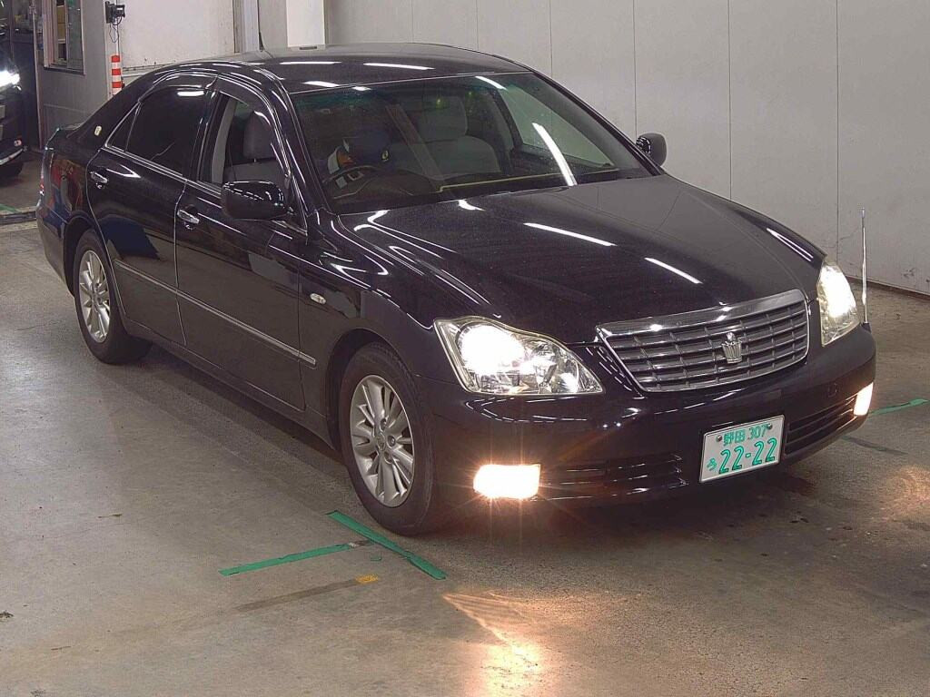 Toyota Crown 2005 z aukcji japońskiej