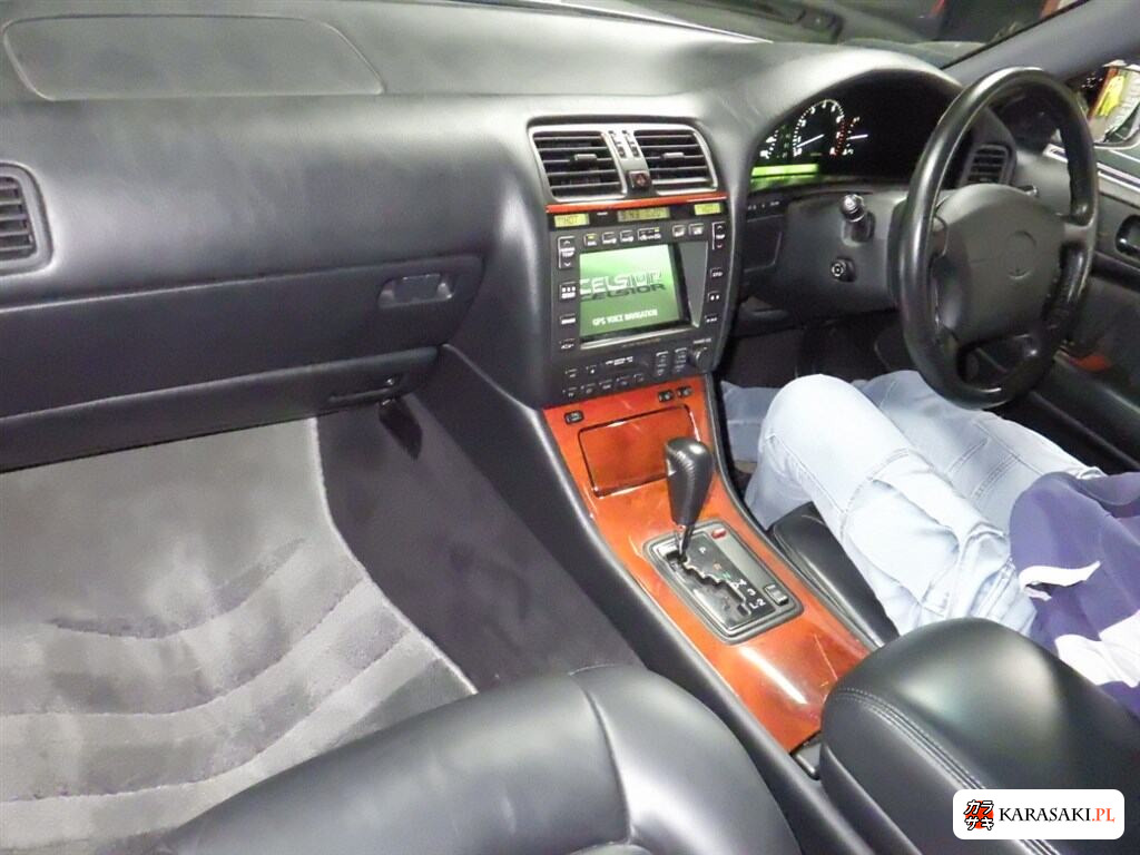 Toyota Celsior 1998 z aukcji japońskiej