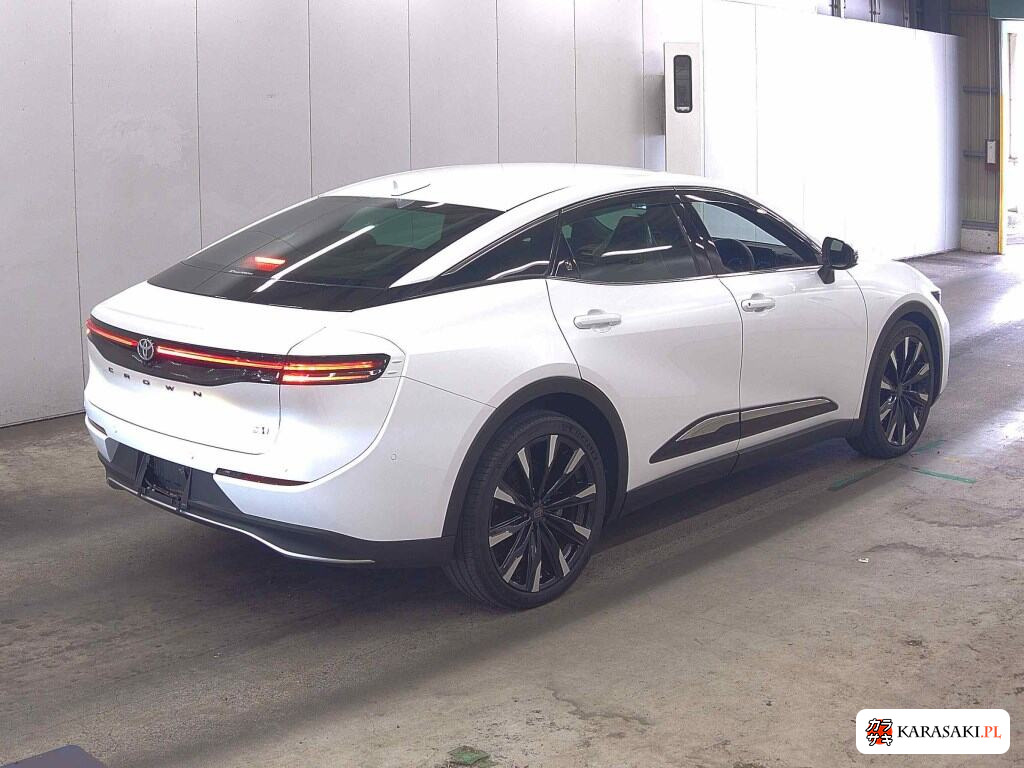 Toyota Crown Crossover 2023 z aukcji japońskiej