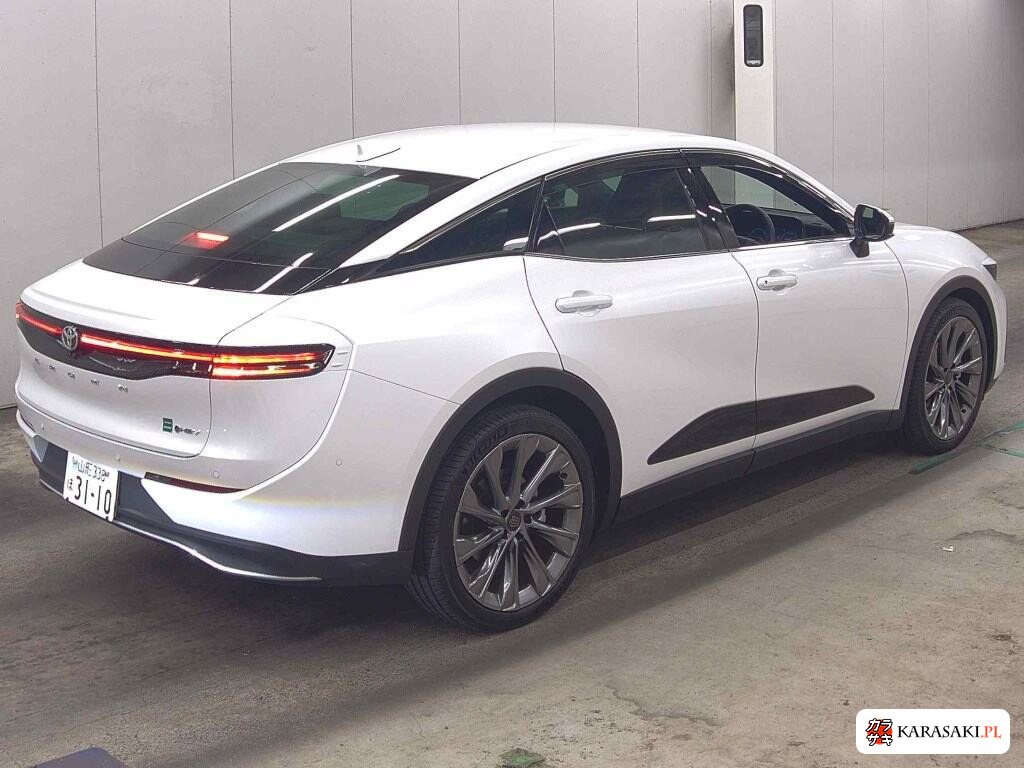 Toyota Crown Crossover 2025 z aukcji japońskiej
