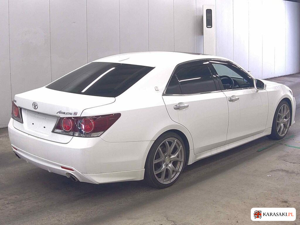 Toyota Crown 2017 z aukcji japońskiej