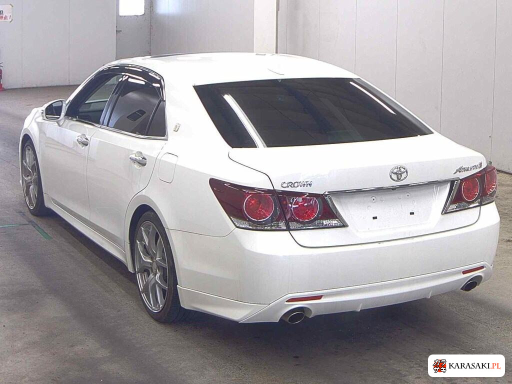 Toyota Crown 2017 z aukcji japońskiej