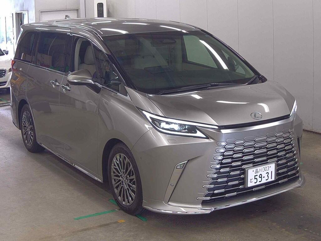 Lexus LM 2025 from a Japanese auction