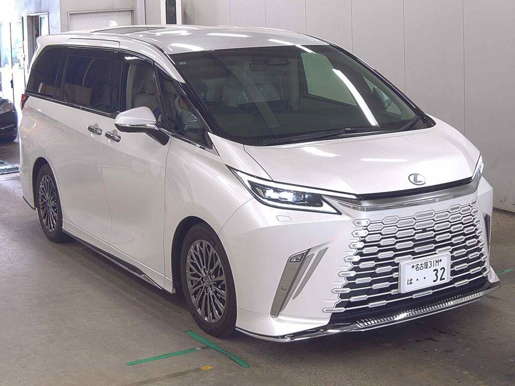 Lexus LM 2025 from a Japanese auction