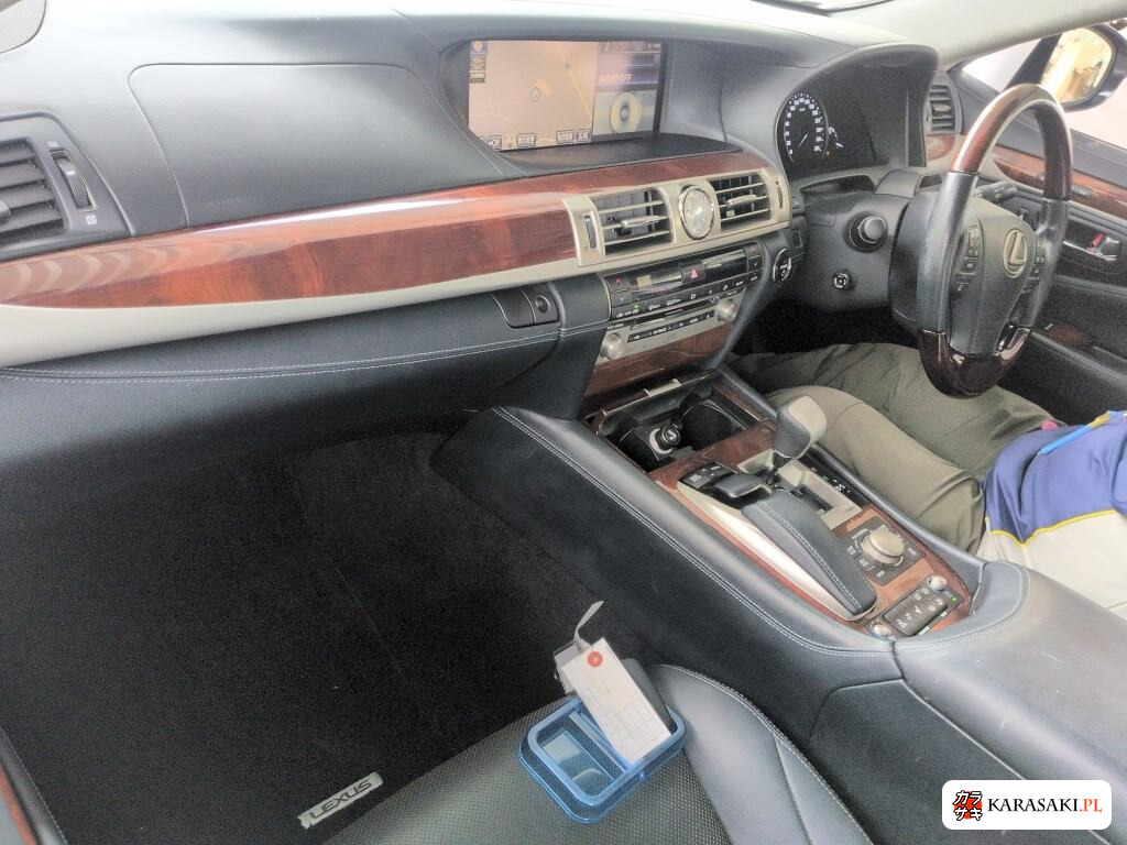 2013 Lexus LS 4WD LS600HL 5