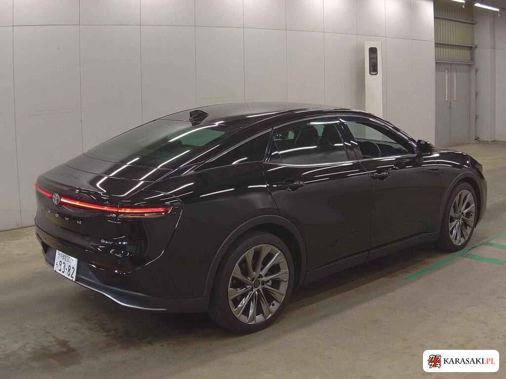 Toyota Crown Crossover 2025 z aukcji japońskiej