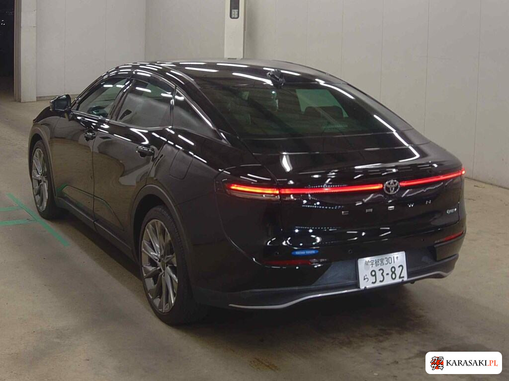 Toyota Crown Crossover 2025 z aukcji japońskiej