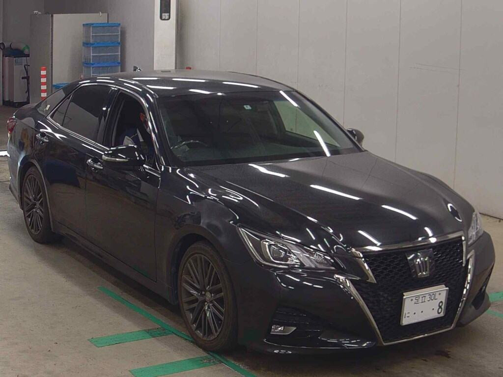 Toyota Crown 2016 z aukcji japońskiej