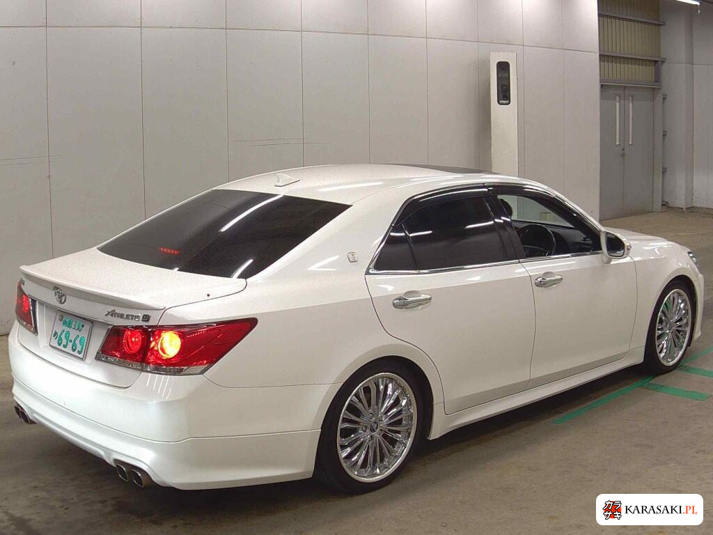 2014 Toyota Crown 4D Athlete S 4