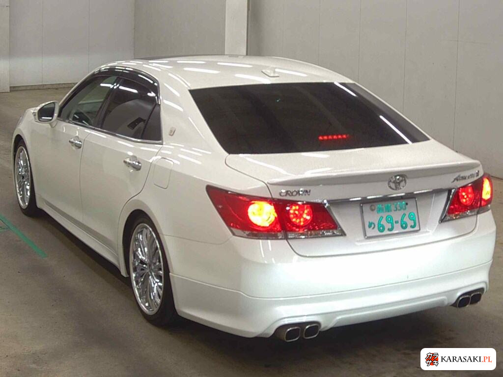 2014 Toyota Crown 4D Athlete S 2