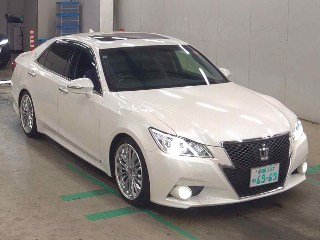 Toyota Crown 2014 z aukcji japońskiej