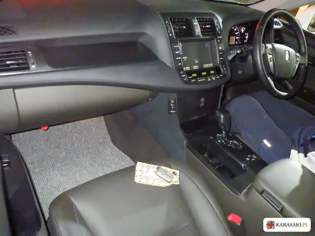 Toyota Crown 2008 z aukcji japońskiej