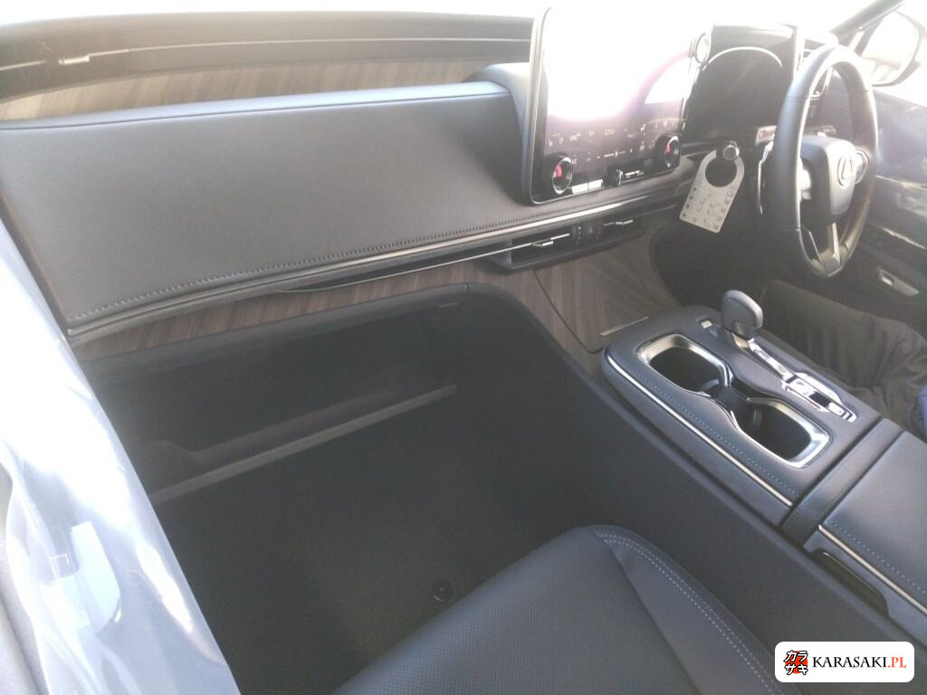 2026 Lexus LM 4WD LM500H Version L 5