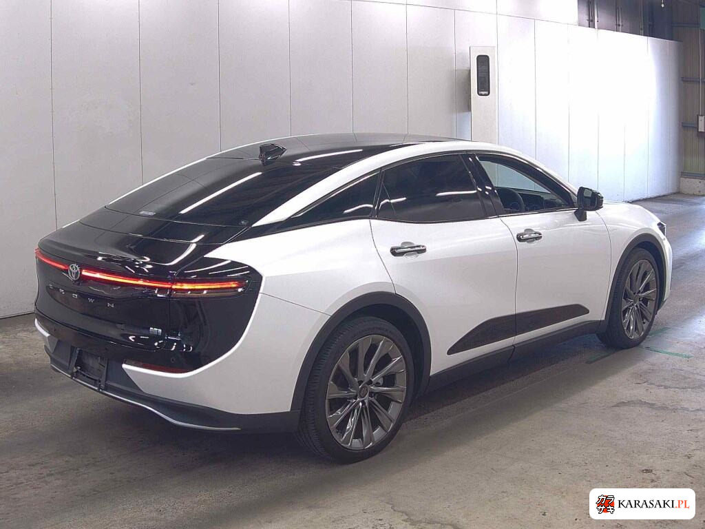 Toyota Crown Crossover 2023 z aukcji japońskiej