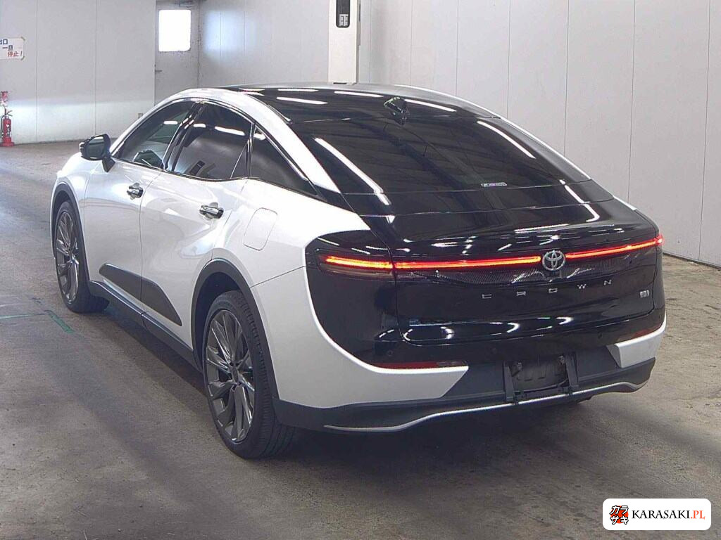 Toyota Crown Crossover 2023 z aukcji japońskiej