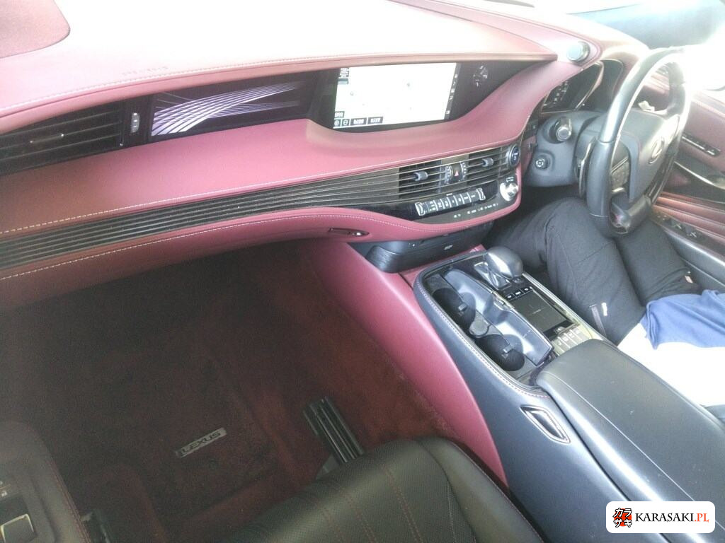 2019 Lexus LS 4WD LS500H Executive 5