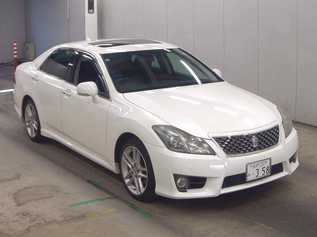 Toyota Crown 2010 z aukcji japońskiej