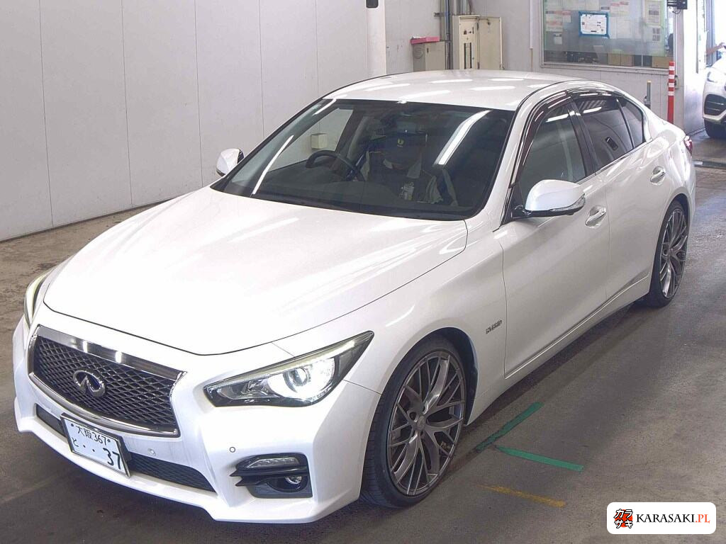 Nissan Skyline 2015 z aukcji japońskiej