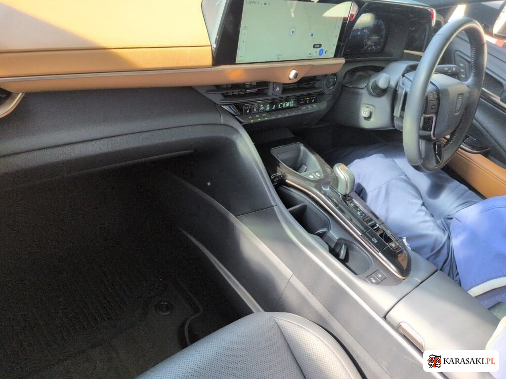 Toyota Crown Crossover 2024 z aukcji japońskiej
