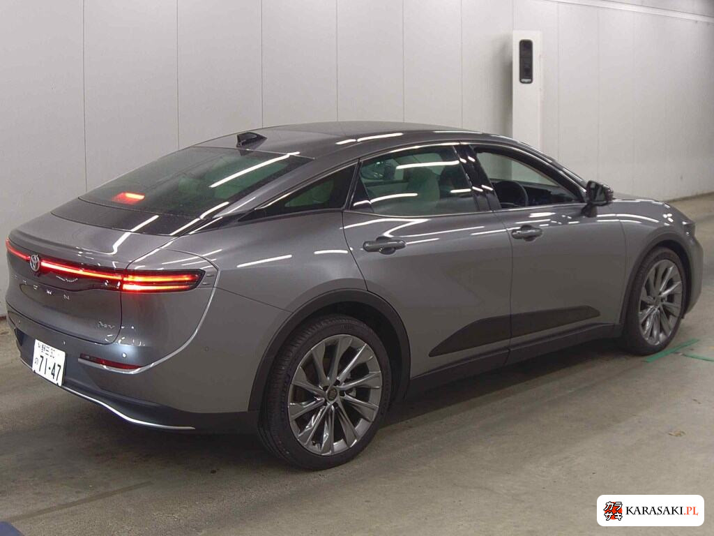 Toyota Crown Crossover 2025 z aukcji japońskiej